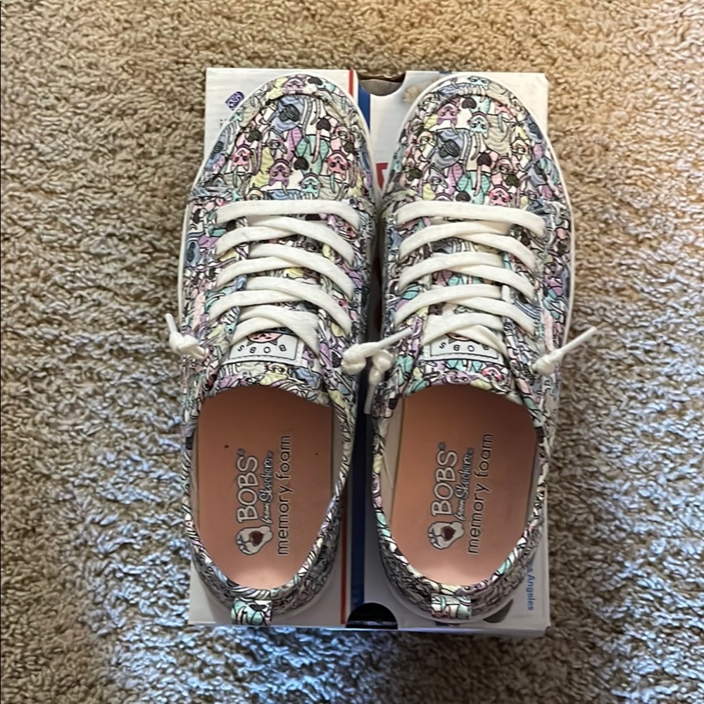 Skechers Multi-Colored Knitting Heart Cat Low-Top Canvas Sneakers
